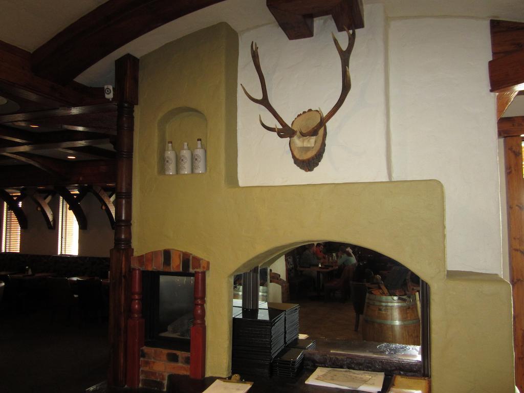 The Pine Inn Chetwynd Exterior foto